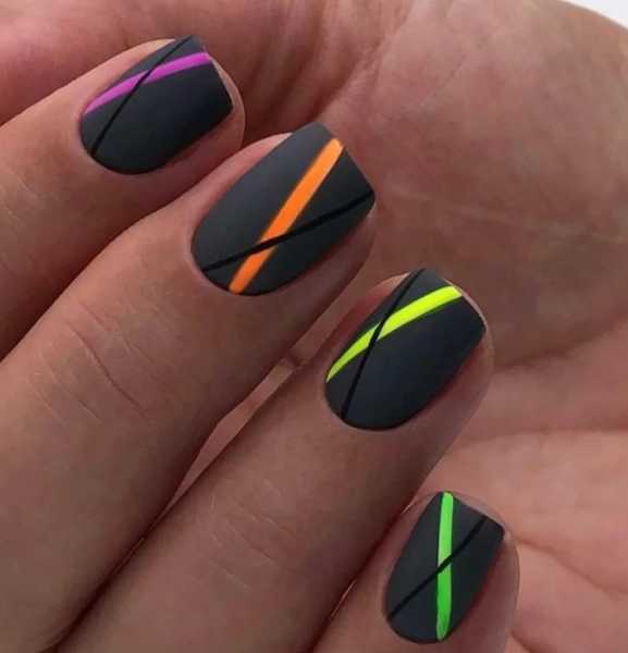 Маникюр на лето 2022 года — самый красивый дизайн ногтей