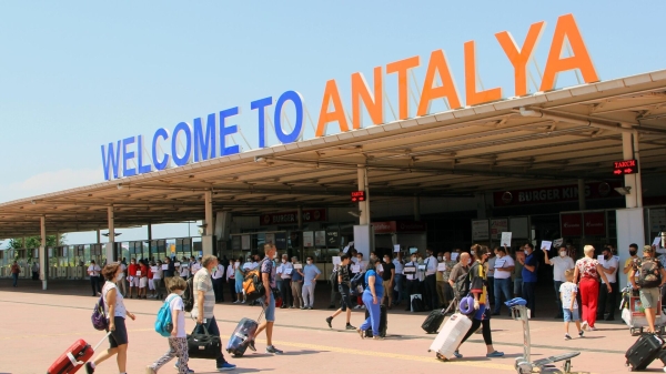 Свыше двух миллионов туристов из России прибыли в турецкую Анталью в январе-сентябре