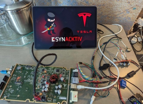 Хакерам удалось взломать Tesla Model 3 (3 фото)